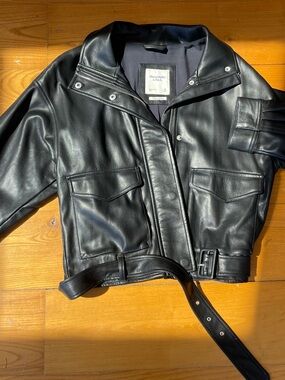 Abercrombie & Fitch Black Leather Bomber Jacket